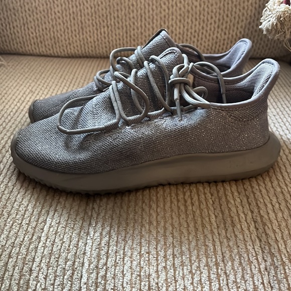 Adidas - Picture 3 of 6